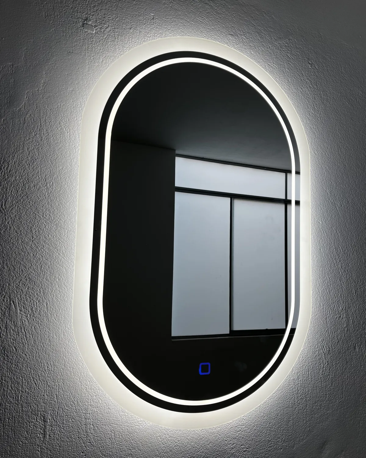 Espejo LED Cristal · Cápsula, 80 × 60 cm — Levano Home Perú